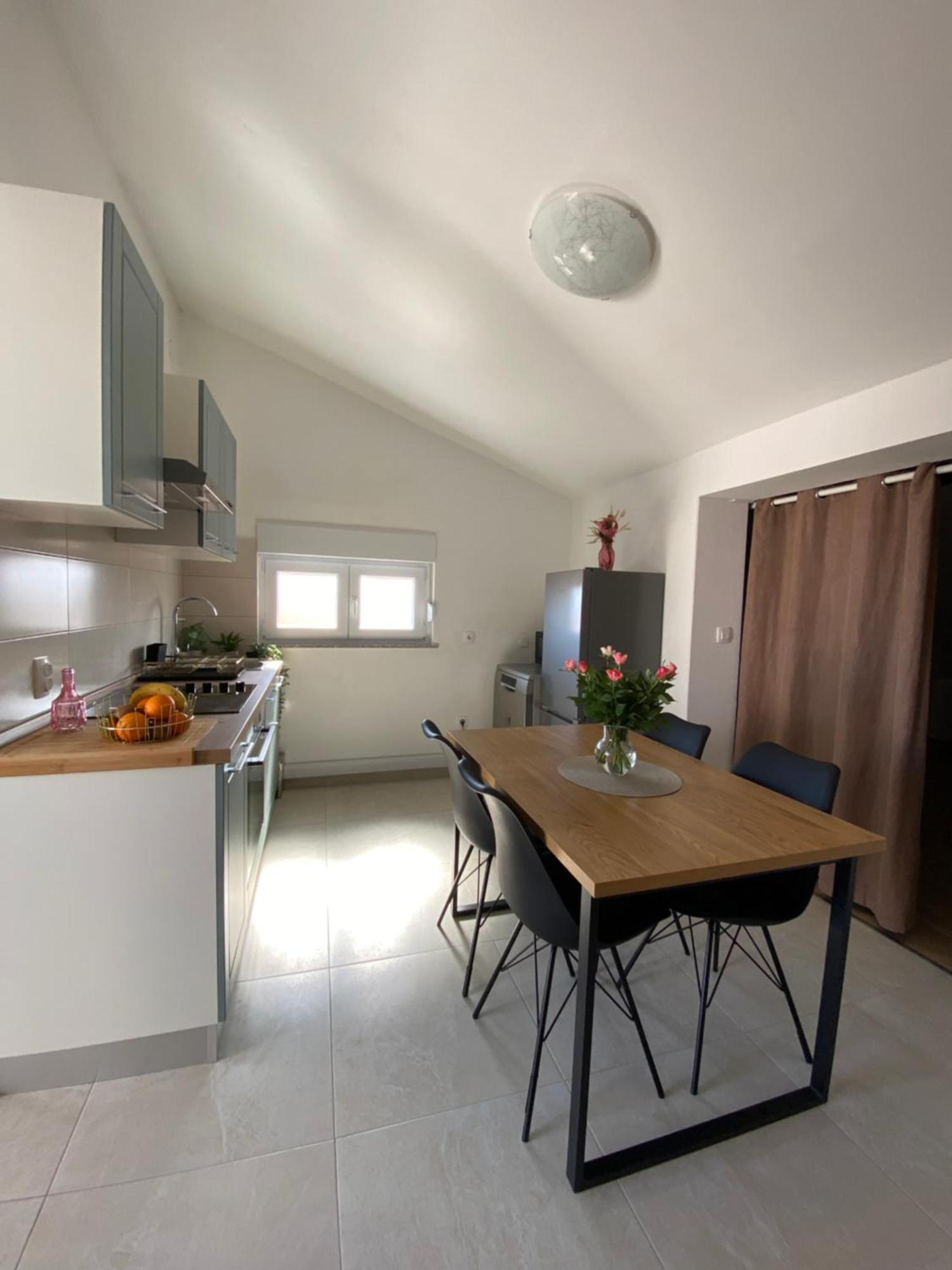 Apartments Jozephine Pula Exterior photo